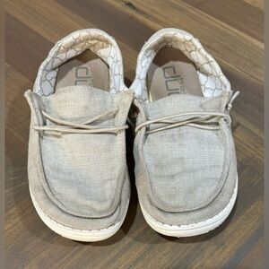 Hey Dude Wendy Linen Beige Slip On Shoe Girls Size US 1Y